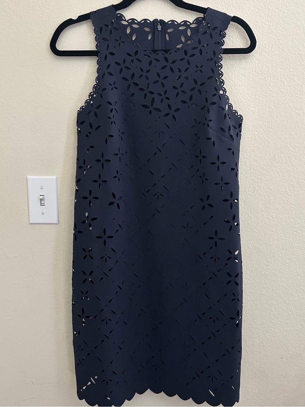 J.Crew Laser Cut Floral Shift Dress Navy Blue Scallop Hem Size 2 EUC